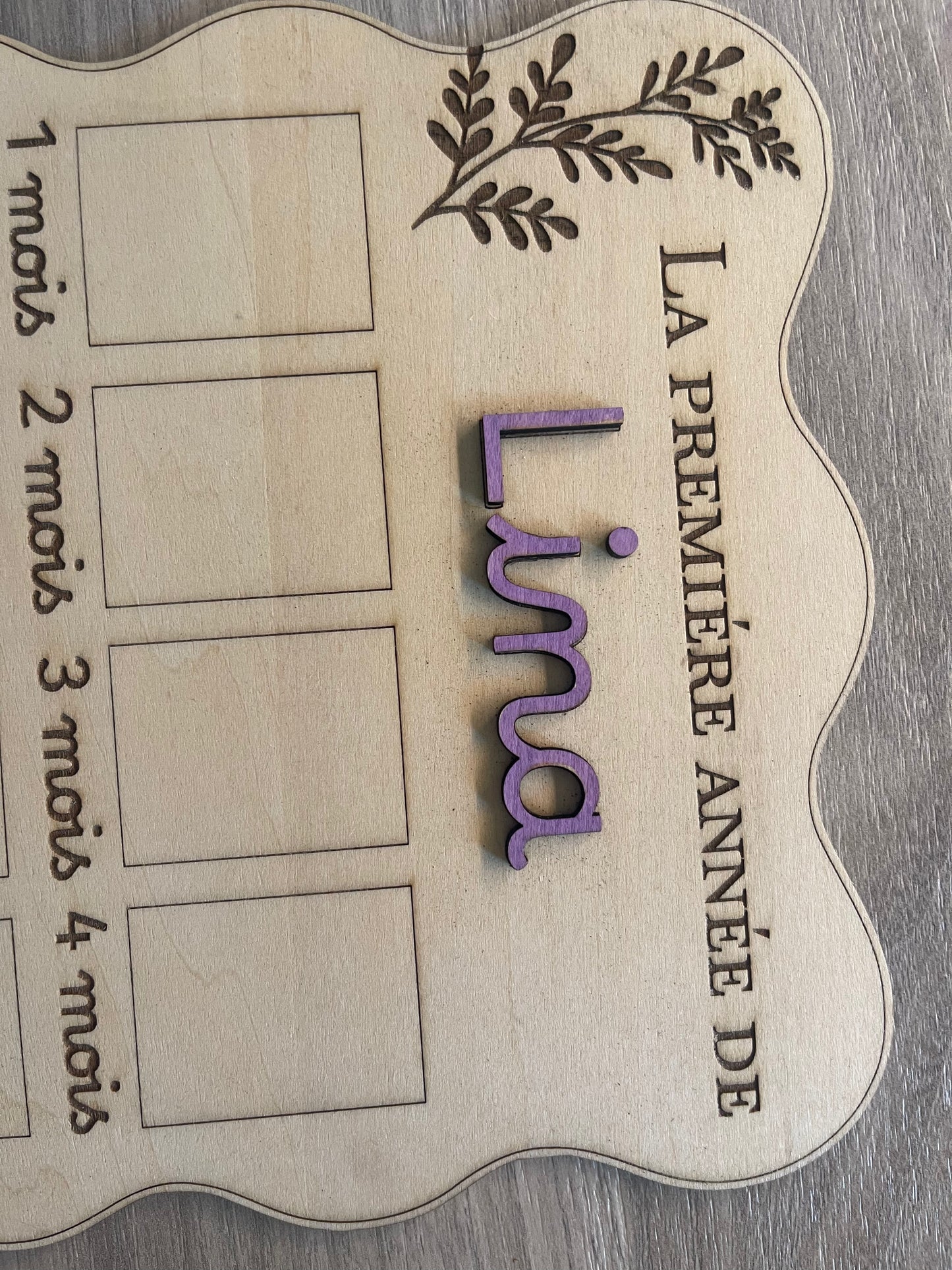 Tableau souvenir première année en bois personnalisé