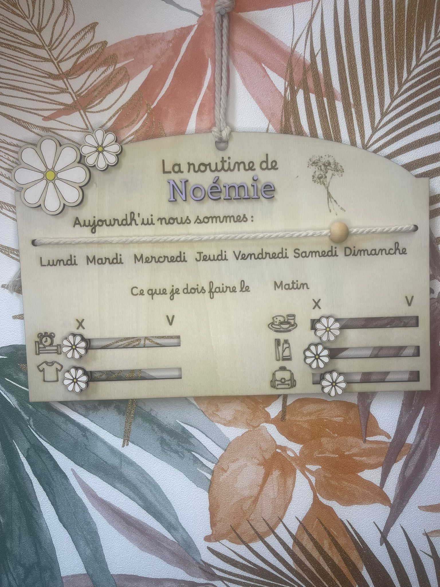 Tableau de routine Matin Fleurs – Prénom découpé en bois