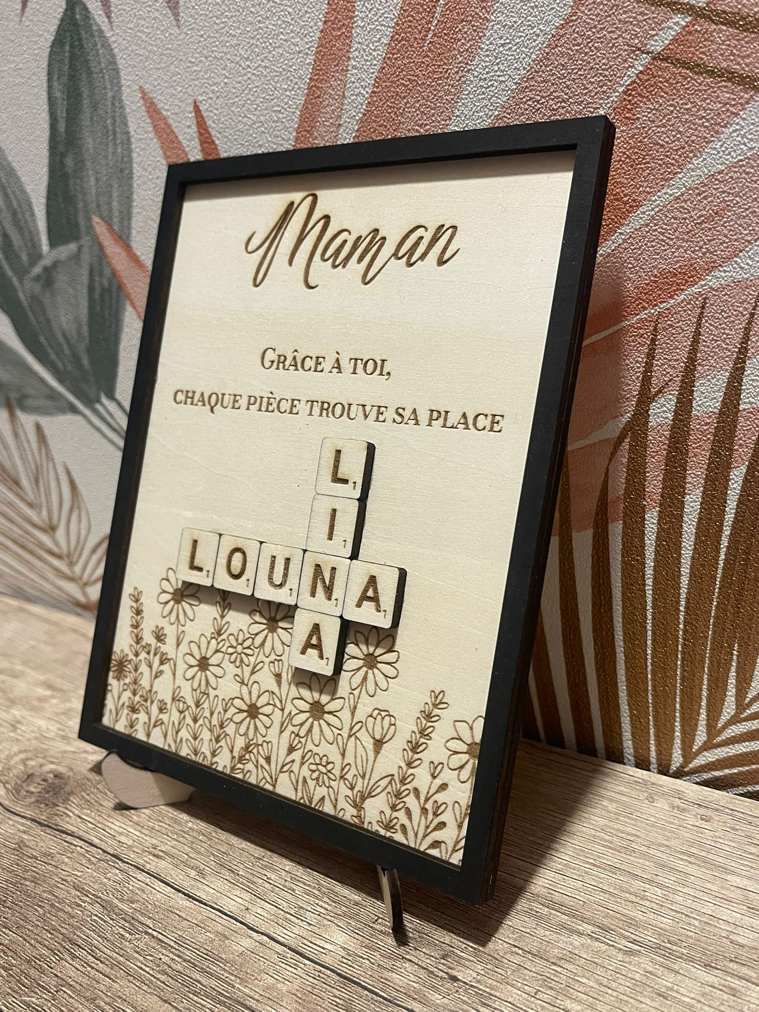 Cadre Bois Personnalisé – Lettres Scrabble & Prénoms – Cadeau Émouvant