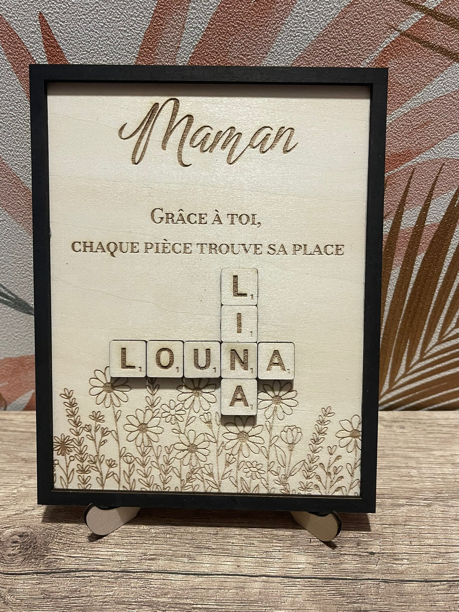 Cadre Bois Personnalisé – Lettres Scrabble & Prénoms – Cadeau Émouvant
