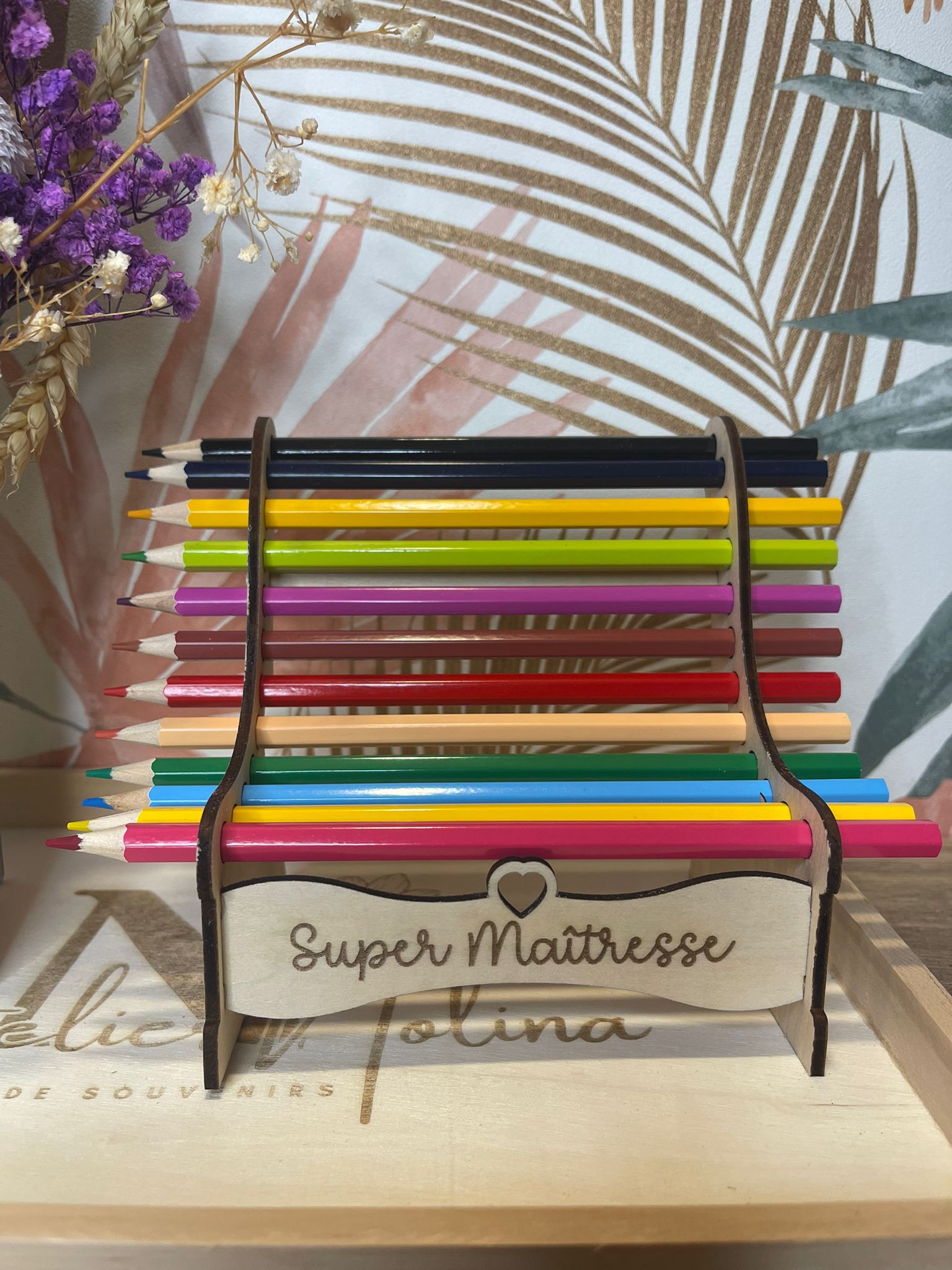 Banc porte-crayons personnalisé en bois