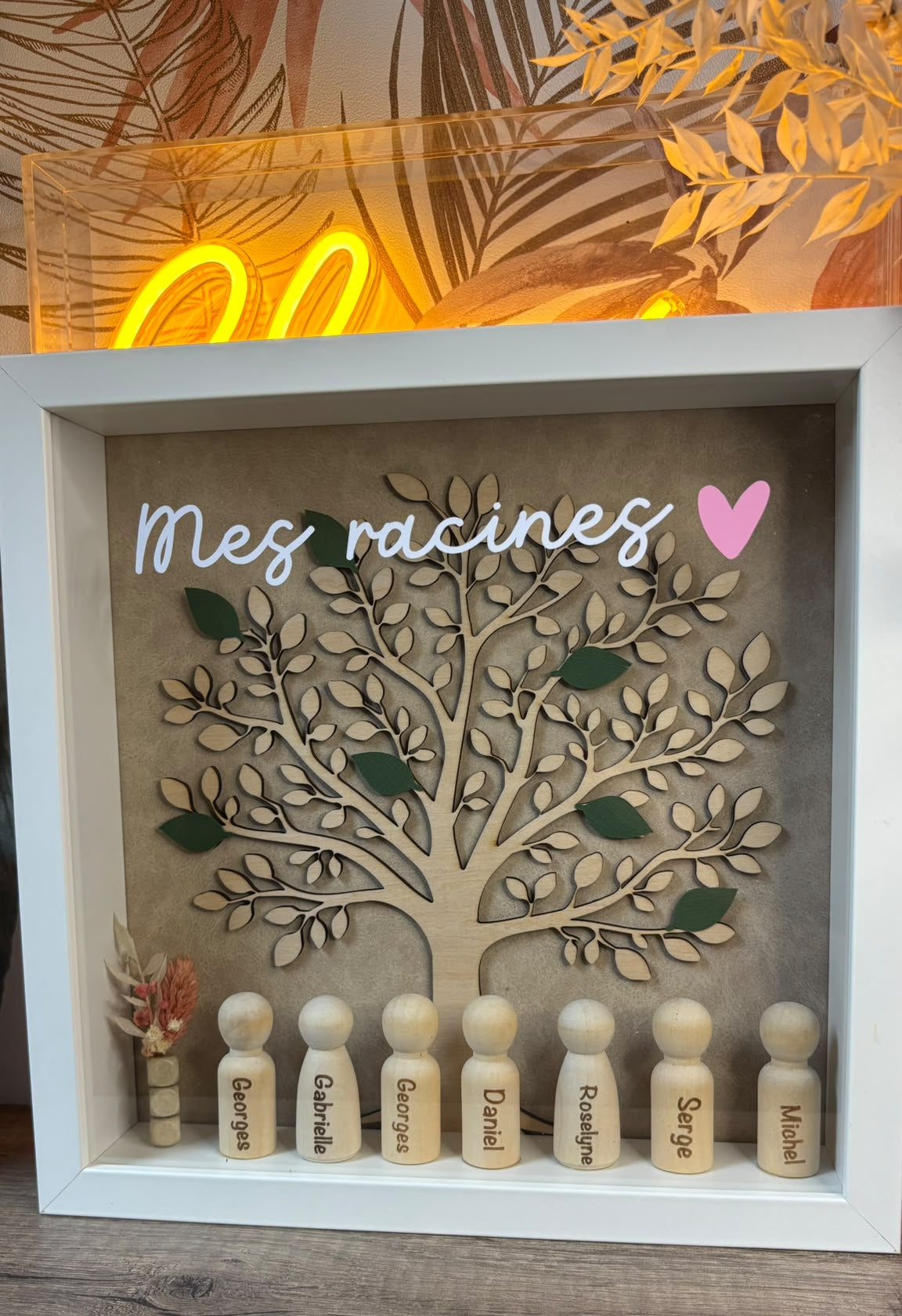 Cadre arbre généalogique blanc - vue de côté avec profondeur