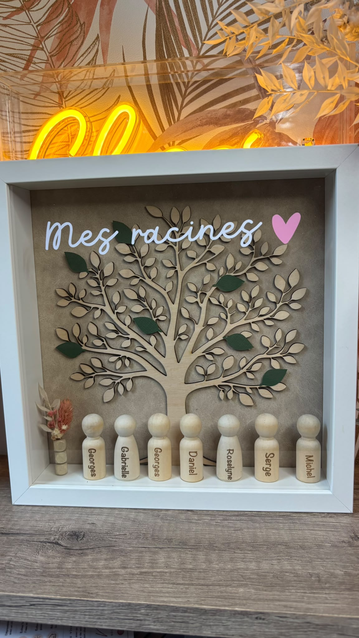 Cadre arbre généalogique noir Notre famille - vue rapprochée