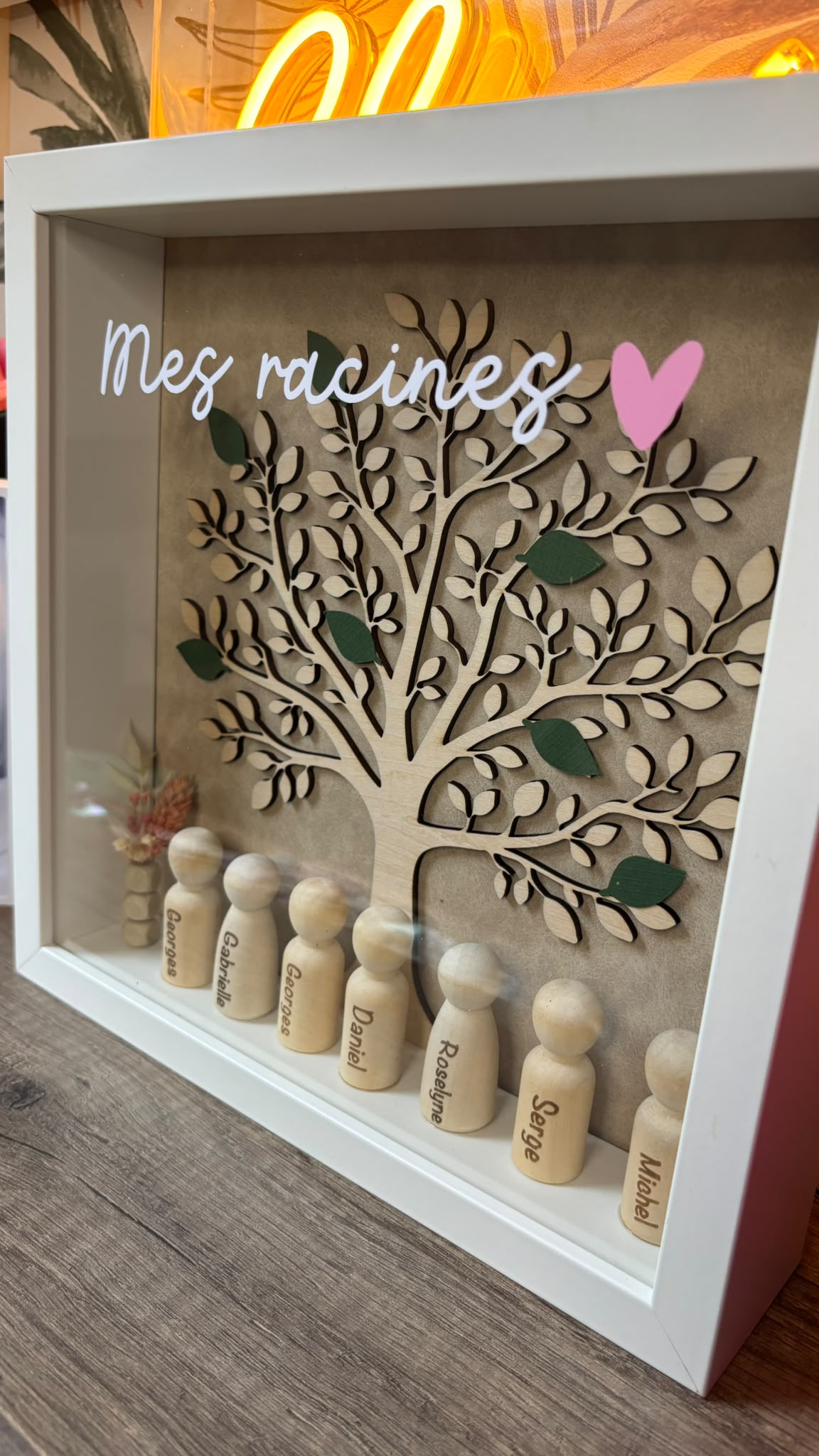 Cadre arbre généalogique noir Notre famille - vue de face